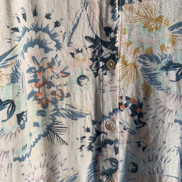 Roxy Spaghetti Strap Top with beautiful soft print - Picture 6 of 10